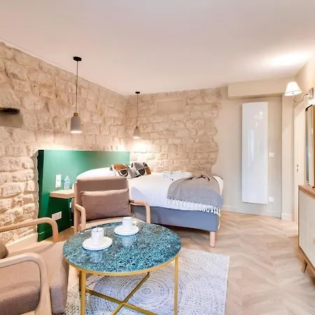 Cozy Heart Of Montmartre & Historic Apartment *