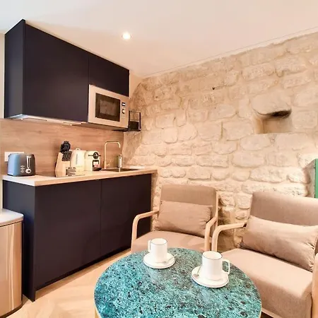 Cozy Heart Of Montmartre & Historic Apartment